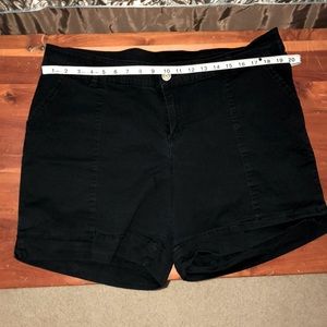 Lane Bryant Short, size 18